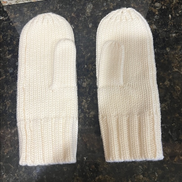 Tory Burch Cream Knit Hat and Mittens Set - Picture 8 of 14